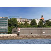 8188_4532 Blick von der Elbe auf die Architektur an der Rainvilleterrasse. | 